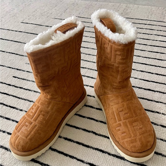 Fendi Shoes - SOLD!! Fendi Women's Camel Shearling Winter Boots